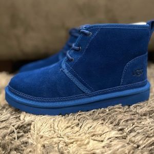 BRAND NEW UGG SNEAKERS
